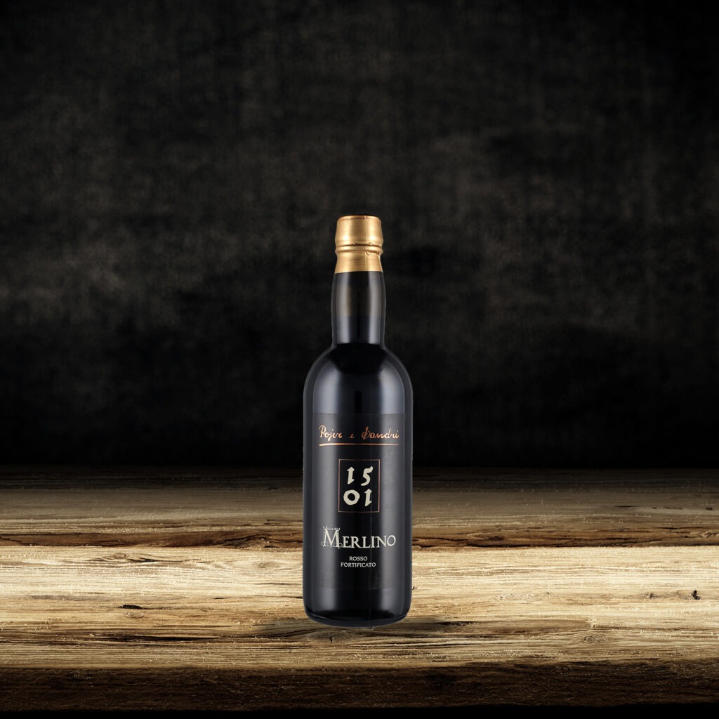 Provenienza: Trentino
uvaggio: Mosto Lagrain, Brandy Lagrain
Formato: 50cl.