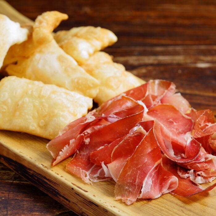 TAGLIERE DI GNOCCO FRITTO E CULATTA