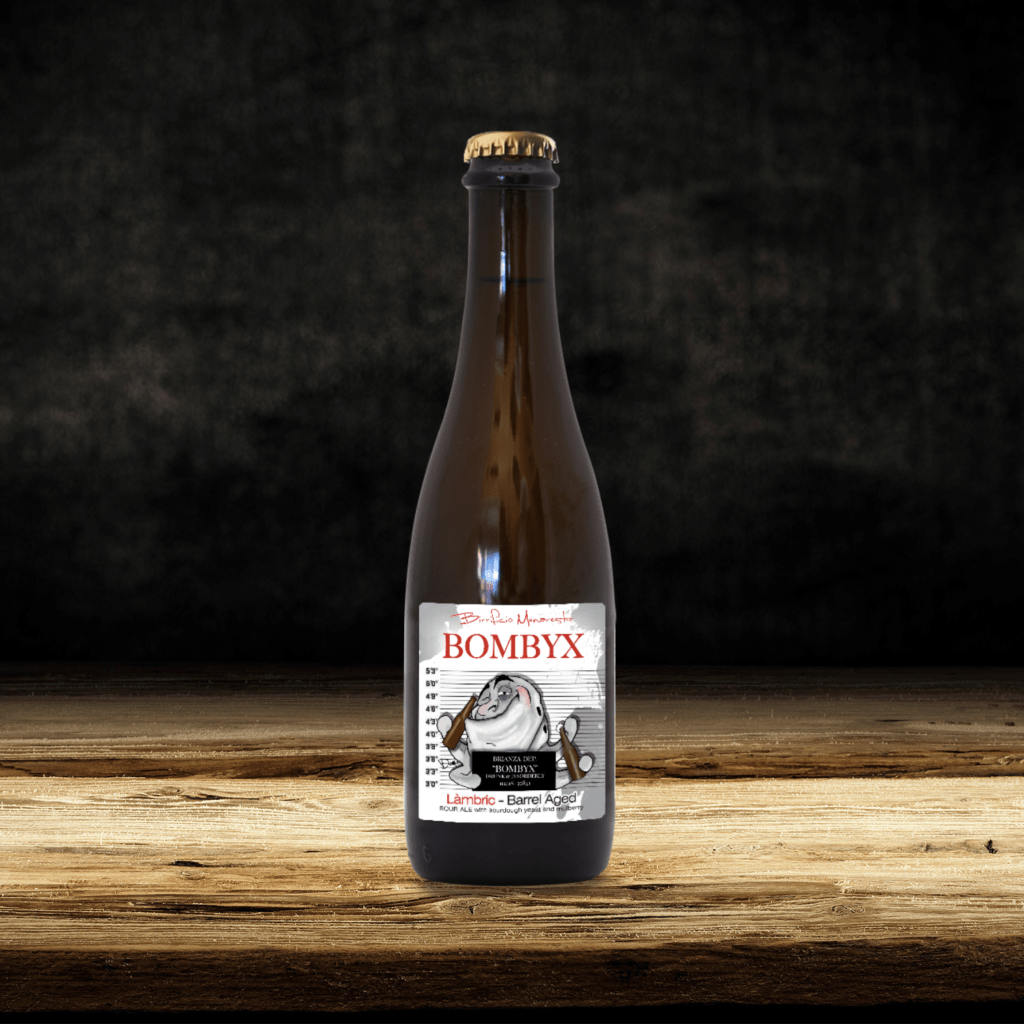 Stile: sour ale con lievito madre e more di gelso invecchiata in botte
Colore: rosata
Grado Alcolico: 5,2%
Formato: 75cl.